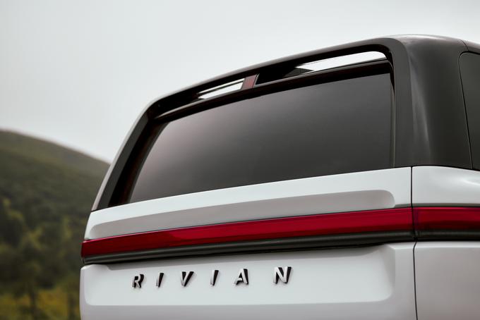 Rivian je lani prodal dobrih 50 tisoč avtomobilov in ga čaka še finančno zahteven preskok na velikoserijsko proizvodnjo. | Foto: Rivian