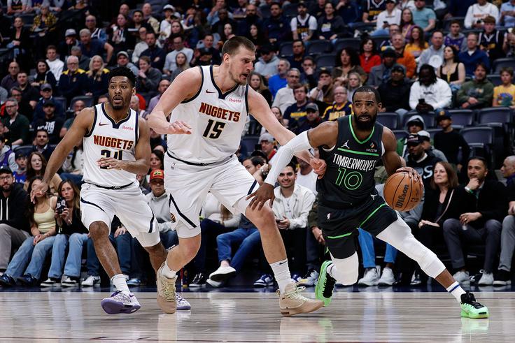 Nikola Jokić je na tekmi proti Minnesoti za Denver dosegel kar 61 točk, deset skokov in deset asistenc. | Foto: Reuters