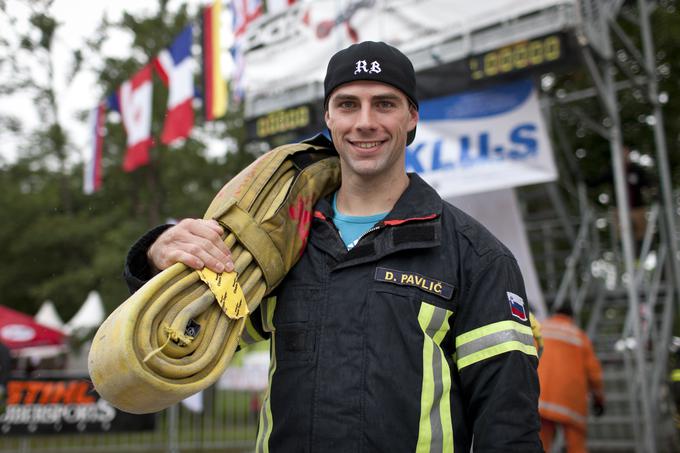 Domen Pavlič, prostovoljni gasilec iz PGD Begunje, je eden najuspešnejših slovenskih tekmovalcev v disciplini Firefighter Combat Challenge. Posvetil ji je tudi svoje diplomsko delo na Fakulteti za šport, kjer je diplomiral s temo Kondicijska priprava gasilcev na tekmovanje FCC. | Foto: Bojan Puhek