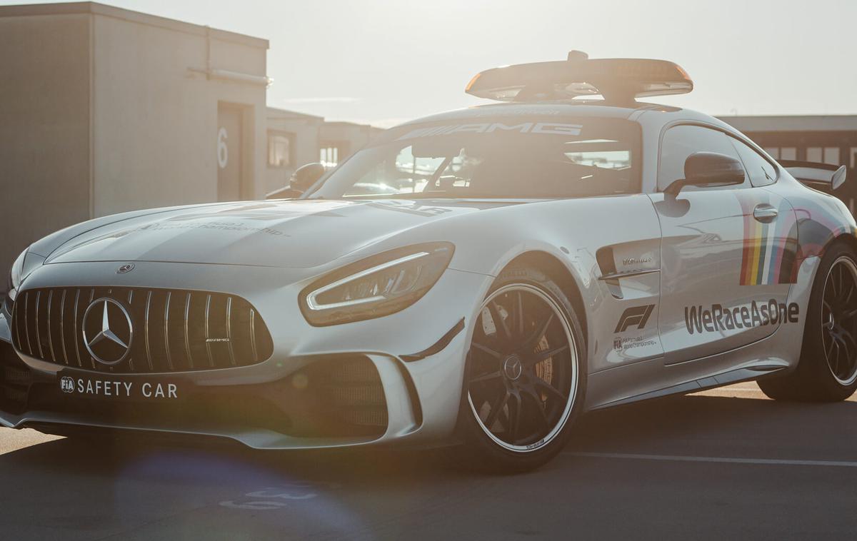 Mercedes varnostni avtomobil F1 | Mercedes-Benzov športnik AMG GT R bo tudi letos opravljal funkcijo uradnega varnostnega avtomobila F1. | Foto Mercedes-Benz