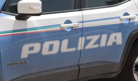 Surov zločin pri sosedih: mati in partnerka ubili moškega in ga razkosali