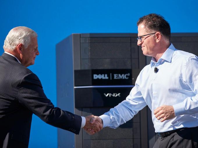 Dell je nato lahko začel razmišljati o naslednji veliki stvari, in sicer odkupu podjetje EMC, enega največjih ponudnikov storitev računalništva v oblaku in informacijske varnosti na svetu. Posel, vreden kar 60 milijard evrov, je bil končan septembra lani. Gre za največji prevzem tehnološkega podjetja vseh časov.  | Foto: Dell
