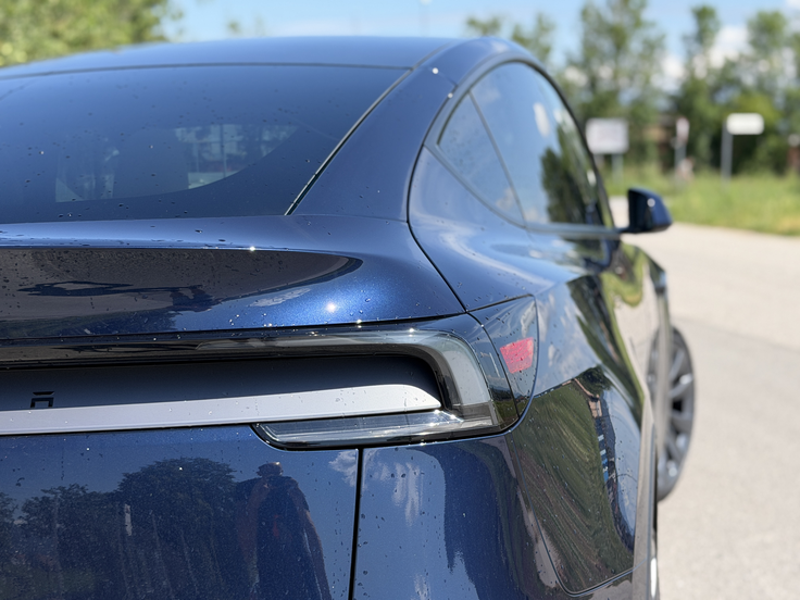 Tesla model Y 7 sedežev | Foto: Gregor Pavšič