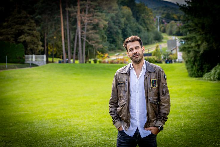 "Odločil sem se, da hočem glasbo ustvarjati do konca življenja, kolikor bo moje življenje pač trajalo. Največjo strast gojim do glasbe. Ta strast seveda variira gor in dol in ravno zato, ker hočem to delati do konca življenja, želim in moram gojiti dobre odnose z ljudmi, ki imajo podoben interes." | Foto: Gaja Hanuna