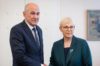 Vrhunec slovesnosti v čast 35-letnici samostojnosti danes zvečer proslava z nagovorom Pirc Musar in Janše