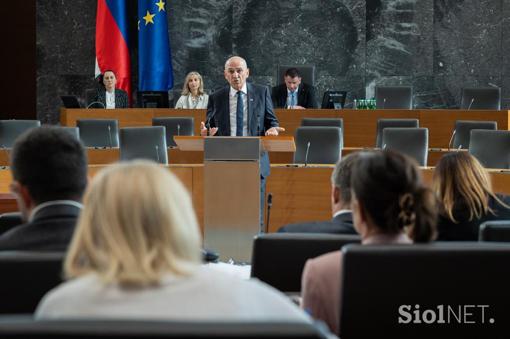 Drćavni zbor, Glasovanje, Janez Janša