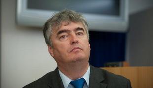 Zver: Vedno bližje smo izgubi dela suverenosti; Fajonova: Trenutno nam ne grozi trojka