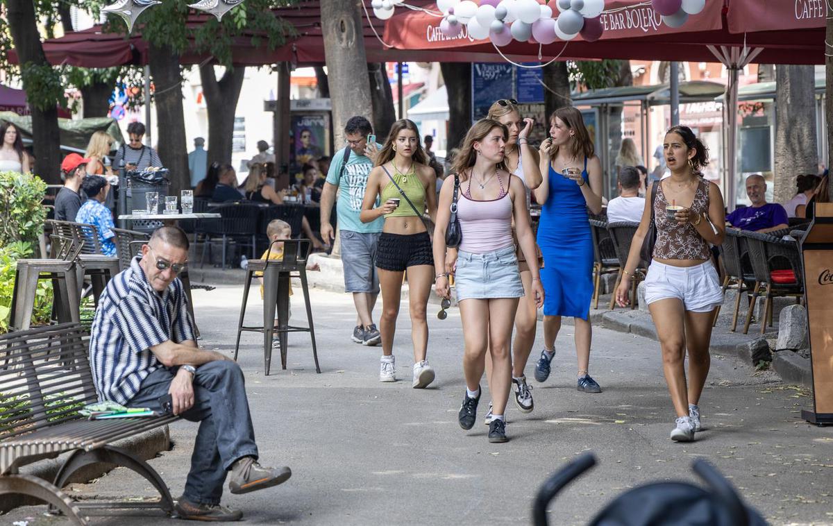 turisti na Hrvaškem | Avtorji bloga so stroške beležili do zadnjega centa in ugotovili, da so v povprečju na Hrvaškem zapravili 67,14 evra na osebo dnevno. | Foto Pixsell/Srecko Niketic