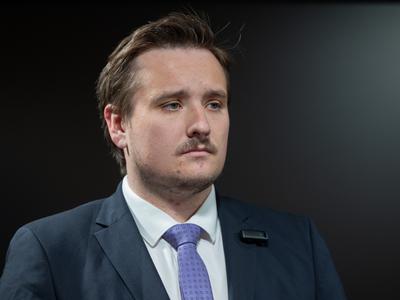 Po incidentu v Novem mestu politične stranke predlagajo različne rešitve za večjo varnost