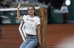 Kdo je ženska, ki je prekinila polfinale Roland Garrosa, in kaj sporoča? #video