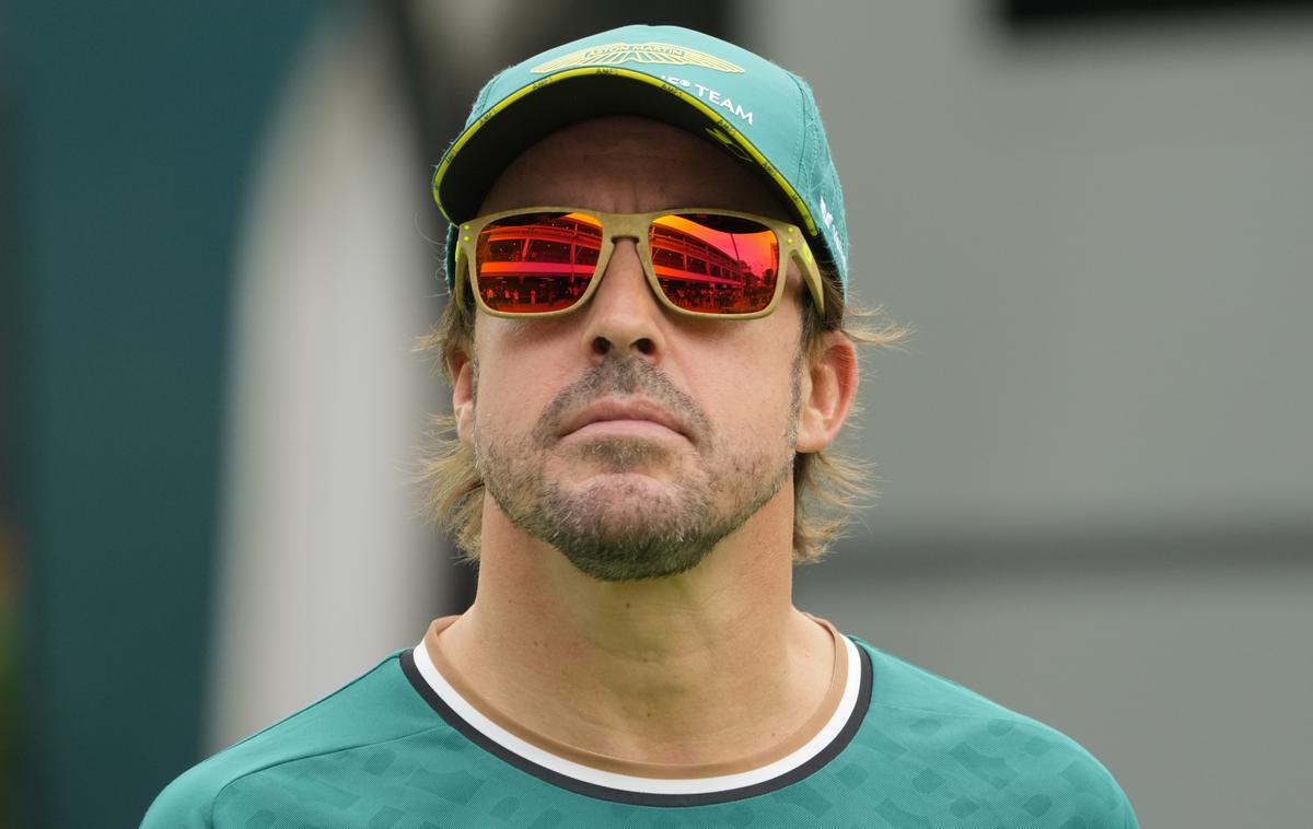 Singapur Fernando Alonso Aston Martin | Fernando Alonso še ni opustil želje po tretjem naslovu svetovnega prvaka formule 1, čeprav na novo zmago (33.) čaka že 11 let. | Foto Guliverimage