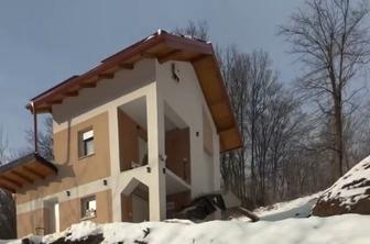 Po več kot 200 dneh gradnje in obnove hiše še ni končal