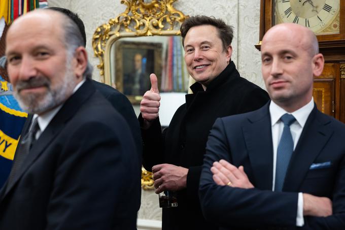 Elon Musk se je po zmagi Donalda Trumpa na predsedniških volitvah v ZDA novembra lani močno zavzel, da bi Howard Lutnick (levo) zasedel položaj naslednjega finančnega ministra ZDA, saj naj bi po Muskovih besedah "poskrbel za spremembe". Stolček finančnega ministra je nato pripadel bogatemu vlagatelju Scotu Bessentu, Lutnick pa je postal minister ZDA za trgovino.  | Foto: Guliverimage