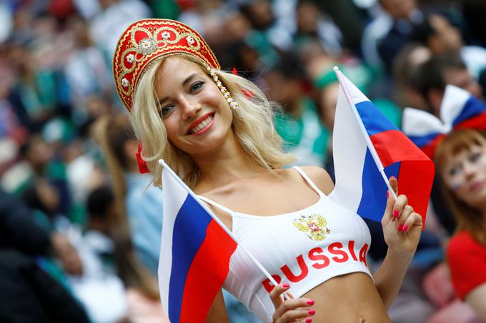 ruska navijačica | Foto: Reuters