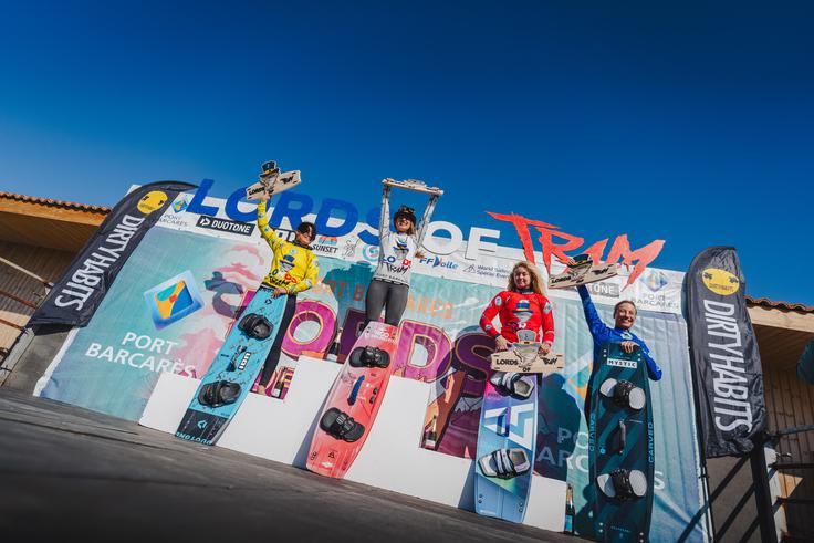 V sezoni 2024 je bila Lana Herman četrta v skupnem seštevku svetovne serije GKA Big Air in tretja na svetovnem prvenstvu na Gran Canarii. Po težji sezoni 2025, ki jo je zaznamovala poškodba, je ob koncu leta dosegla največji uspeh kariere: kot prva rezerva je zaradi poškodbe Mikaili Sol v zadnjem trenutku dobila priložnost za nastop na prestižnem Red Bull King of the Air v Cape Townu in že ob debiju osvojila tretje mesto. Da uspeh ni bil naključje, je potrdila marca 2026, ko je bila tretja tudi na tekmi Lords of Tram GKA Big Air World Cup v francoskem Le Barcarèsu, kjer je v dvoboju za stopničke premagala nekdanjo svetovno prvakinjo Zaro Hoogenraad. | Foto: osebni arhiv Lane Herman