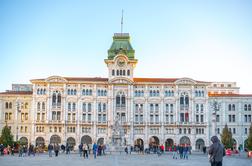 V središču Trsta so v veselem decembru omogočili brezplačno parkiranje