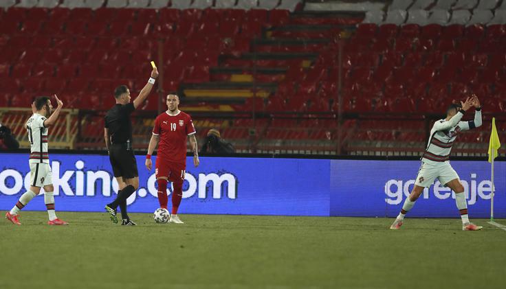 Ronaldo si je zaradi svoje reakcije prislužil rumeni karton.  | Foto: Guliverimage/Vladimir Fedorenko