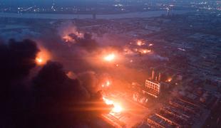 V siloviti eksploziji kemične tovarne na Kitajskem umrlo 47 ljudi #video