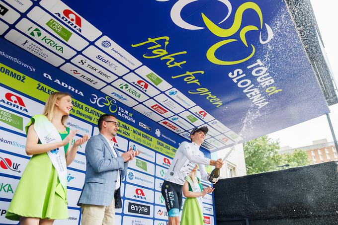 Pellizzari je belo majico najboljšega mladega kolesarja oblekel po 3. etapi dirke Po Sloveniji. | Foto: Vid Ponikvar/Sportida