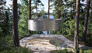 V spomin na žrtve pokola so na Norveškem postavili spomenik