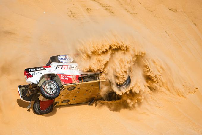 Takole se je Fernando Alonso prevrnil na reliju Dakar leta 2020. | Foto: Guliverimage