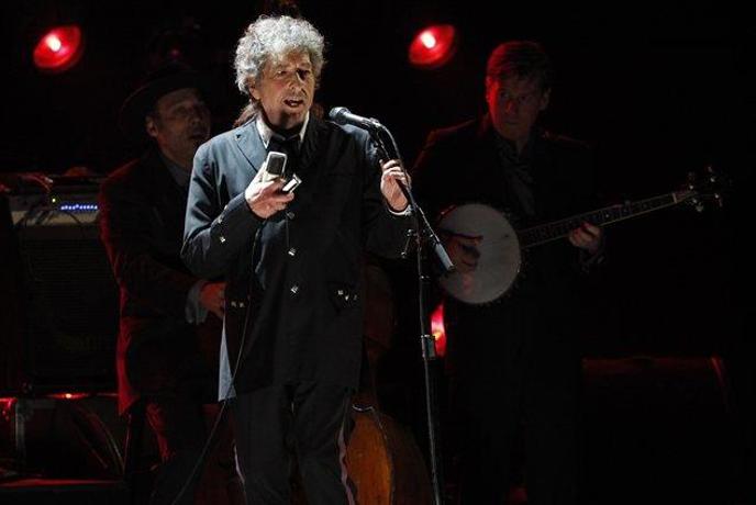 Bob Dylan prejel red častnika legije časti