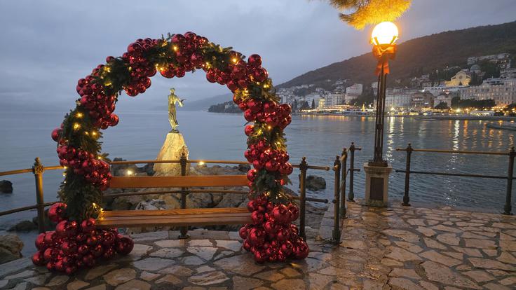 Opatijo so razglasili za eno izmed najlepše urejenih adventnih destinacij. | Foto: Srdjan Cvjetović