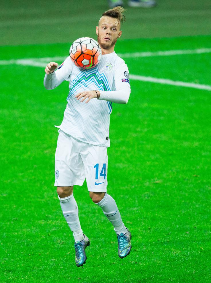Med vpoklicanimi je tudi član Domžal Dejan Lazarević. V državnem dresu je zbral že 20 nastopov, dosegel pa je tudi en zadetek. | Foto: Vid Ponikvar