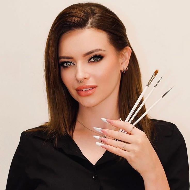 Anastasija Vasilevska je osvojila drugo mesto na tekmovanju Nail Cup Slovenija.  | Foto: Osebni arhiv