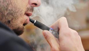 V ZDA že 18 smrtnih primerov, povezanih z elektronskimi cigaretami