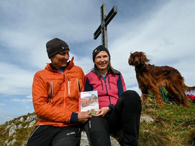Slovenski vodnik Karnijske Alpe tudi v italijanščini in nemščini
