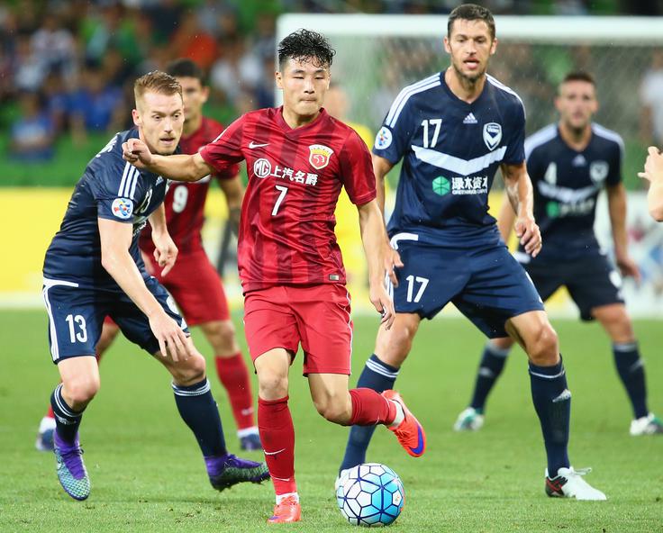 Za SIPG iz Šanghaja je debitiral, še preden je dopolnil 15 let. | Foto: Getty Images