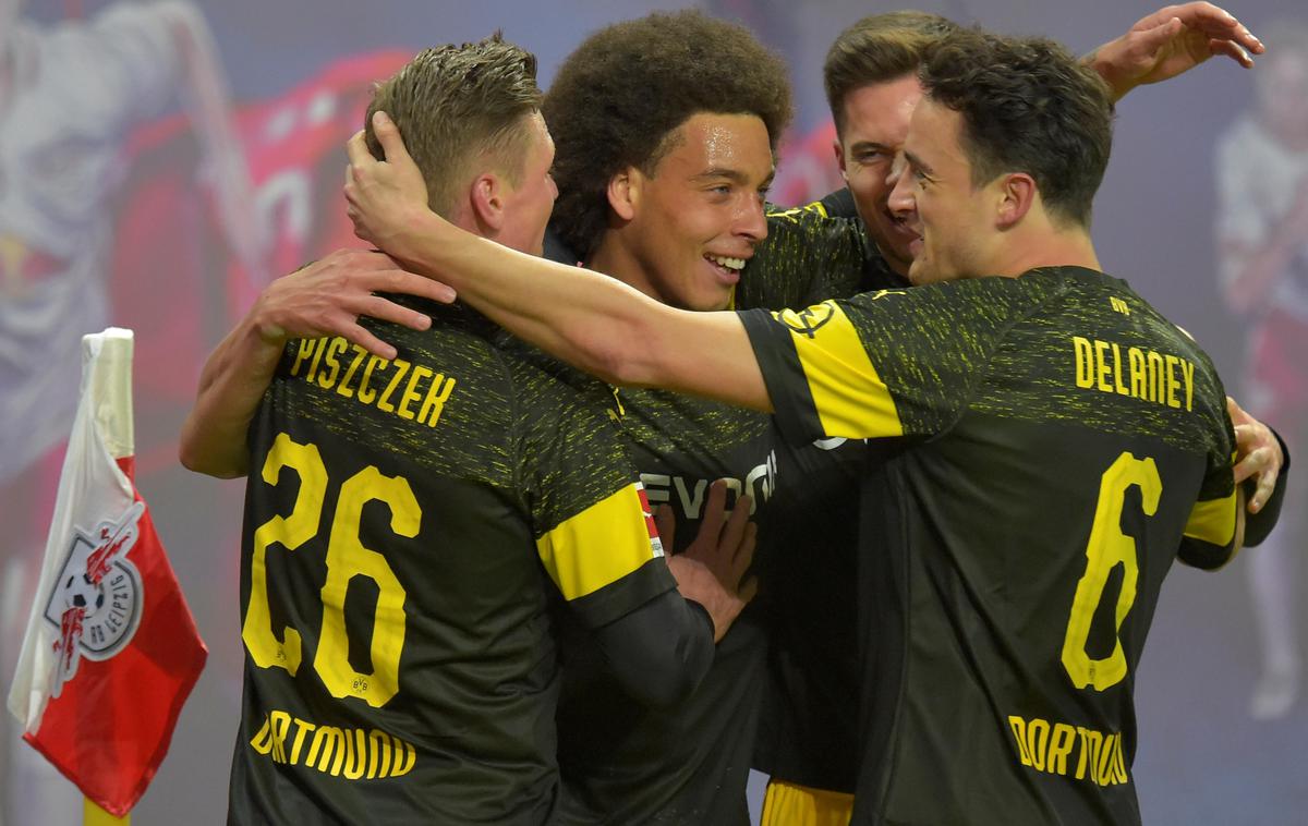 Borussia Dortmund | Borussia Dortmund ostaja na varni razdalji. | Foto Reuters