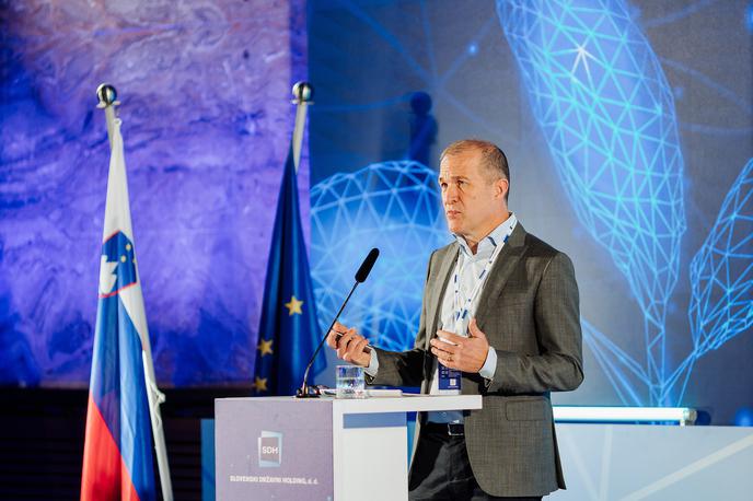 DSU | Na korporativni konferenci SDH v Ljubljani so predstavili razvojne projekte družb v državnem portfelju, med njimi tudi projekte dostopnih najemnih stanovanj. | Foto Anze Godec