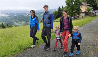 Z otroki v gore: prisluhnimo jim, naj pohod postane doživetje