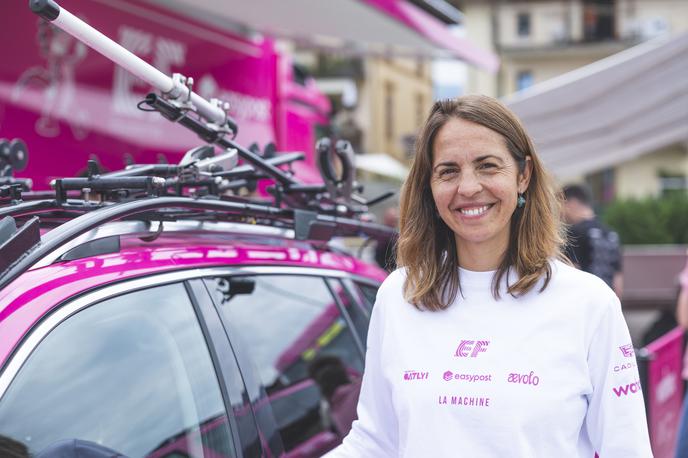 Carmen Small | Na ženskem Giru smo se pogovarjali z nekdanjo vrhunsko kolesarko Carmen Small, po izobrazbi profesorico matematike, ki danes kolesarstvo spremlja iz spremljevalnega avtomobila. | Foto Ana Kovač