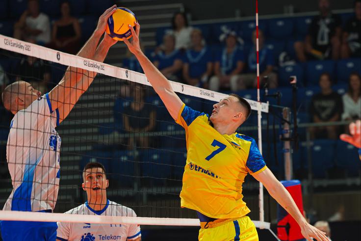 Slovenci bodo ponedeljkov četrtfinale z Ukrajinci začeli ob 16.30. | Foto: CEV