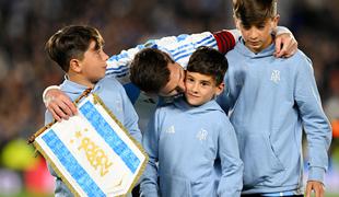 Bilo je čustveno, Messi ni mogel zadrževati solz. Največji se je poslovil.