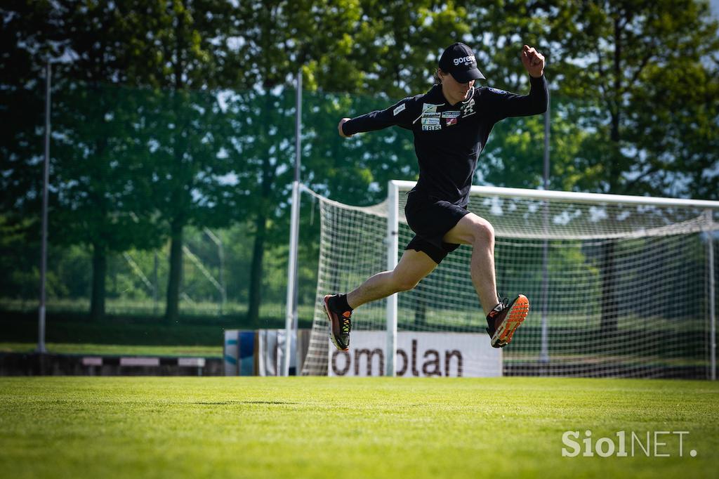 Slovenski skakalci trening Kranj