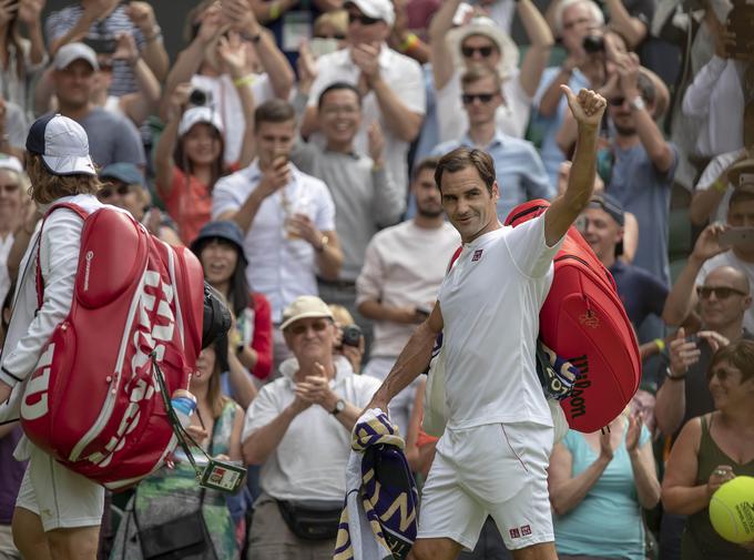 Roger Federer s tokratnim nasprotnikom ni imel prav veliko dela. | Foto: Reuters