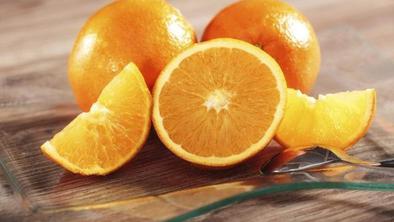Praznični recept: biskvit s pomarančami