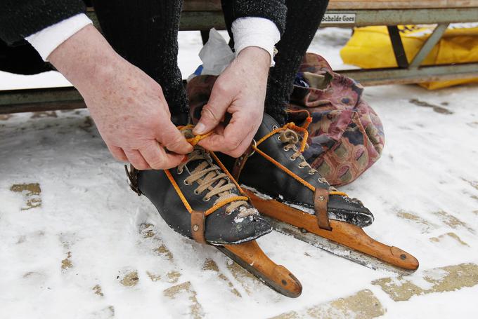 Tradicionalne drsalke drsalcem omogočajo hitro premikanje po ledu. | Foto: Reuters