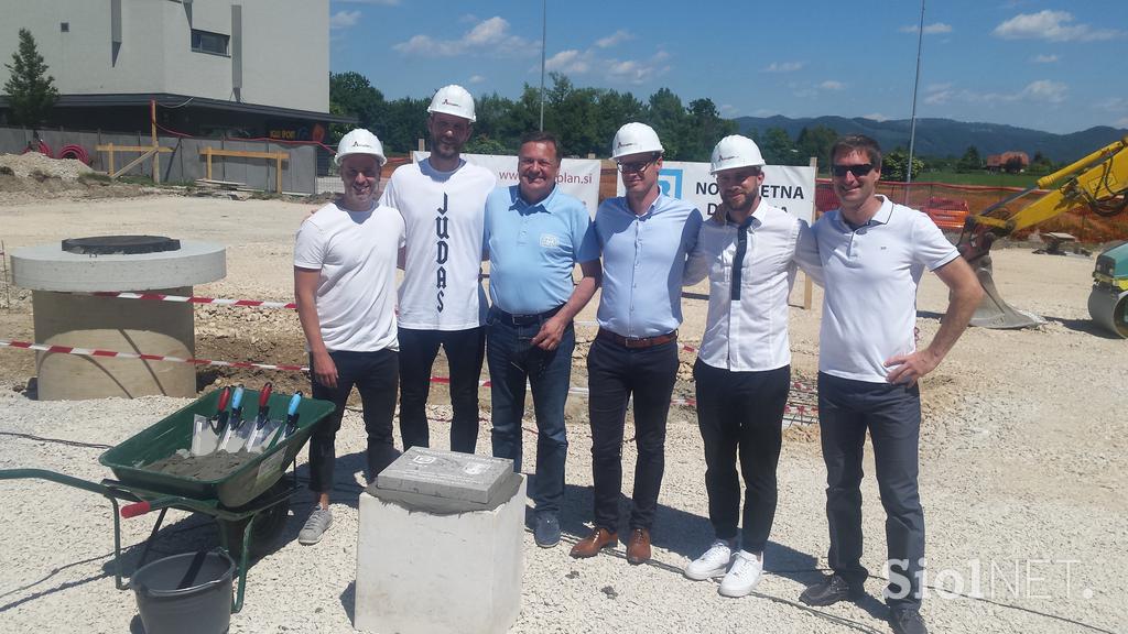 Boštjan Cesar Bojan Jokić Baza