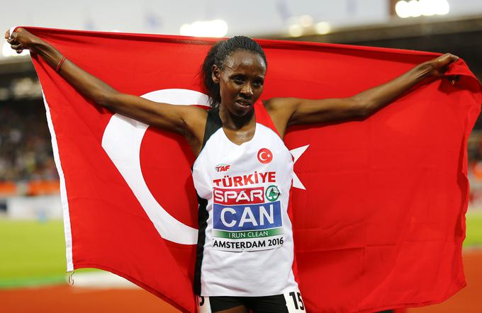 Yasemin Can je osvojila dve zlati medalji. | Foto: Reuters