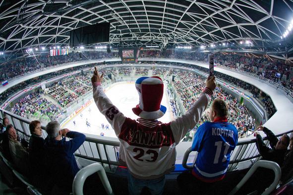 Risi po elito v Stožice, po olimpijske sanje na Jesenice