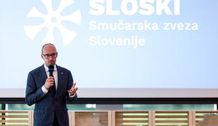 Brez glasu proti izvoljen za novega predsednika SZS