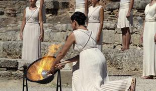 Olimpijski ogenj se je iz Grčije podal na 65.000-kilometrsko pot v Soči 