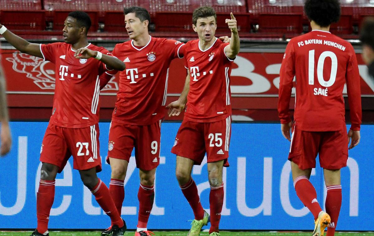 Bayern München | Robert Lewandowski je z dvema goloma poskrbel za zmago Bayerna na derbiju z Bayerjem. | Foto Reuters