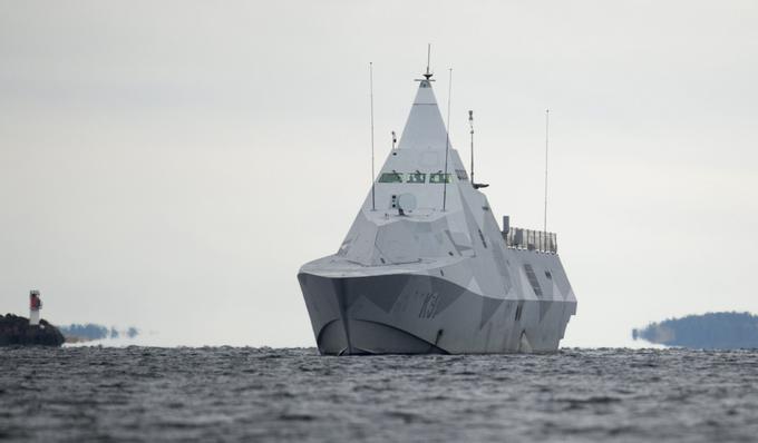 Z vstopom Švedske in Finske v Nato je Baltsko morje dobesedno postalo Natovo morje. Če odštejemo Rusijo (Kaliningrajsko enklavo in območje okoli Sankt Peterburga), so vse države ob Baltskem morju zdaj članice Nata. Na fotografiji: ladja švedske vojaške mornarice. | Foto: Reuters