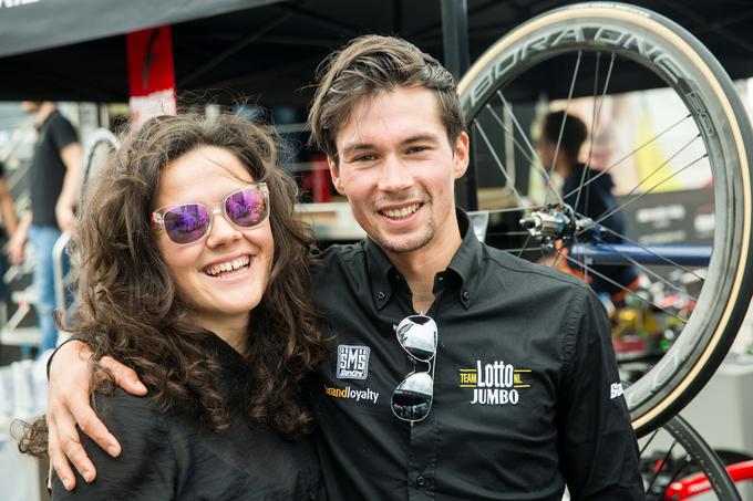 Primož Roglič je kolesarje na dirki Po Sloveniji skupaj z dekletom Loro obiskal na Golteh. | Foto: 